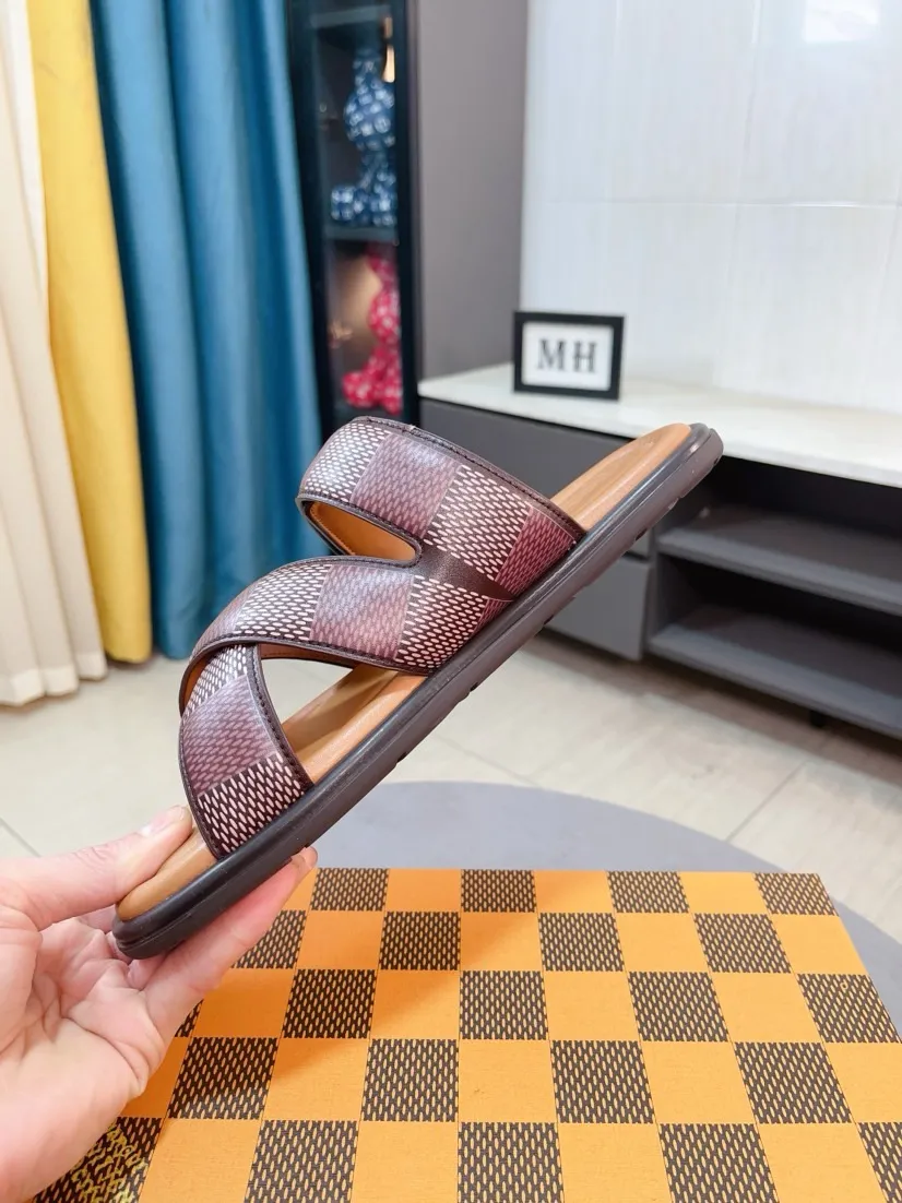 Men's shoes 💰380🌹🌹 (lv-Louis Vuitton) New men's slippers, high-end boutique, exquisite embossed logo decoration on the upper, fine workmanship, super soft soles, casual, loose and comfortable, a must-have in summer! \nsize：38-44